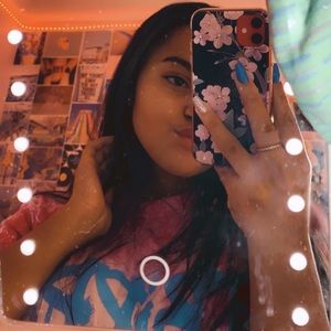 Meet your Posher, Hannah